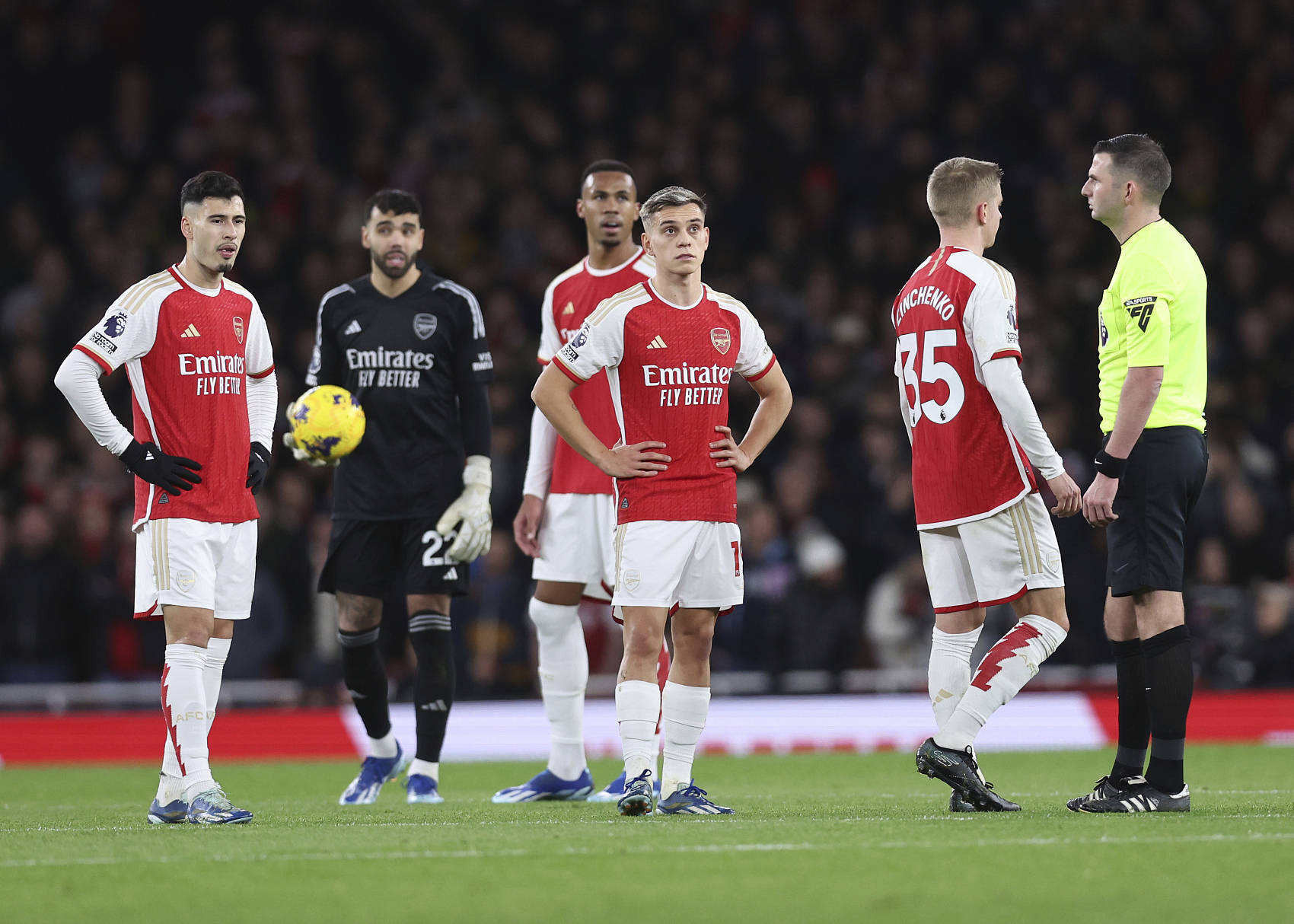 欧篮联窗口期走向成谜，西汉姆扳平良机，更衣室稳定，轮换策略成焦点的简单介绍-亚博娱乐