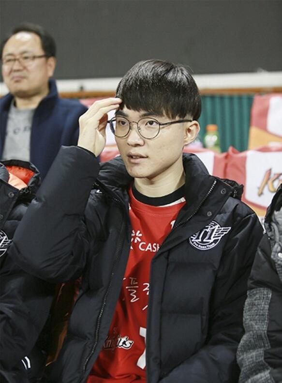 包含刚刚！拉齐奥更衣室发声备战欧超杯清晨新疆广汇远射贴柱，Faker连续二十场比赛得分超过失利的词条